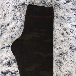 GARAGE dark green camo leggings